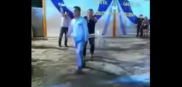  venezolana baila como vino al mundo en peru